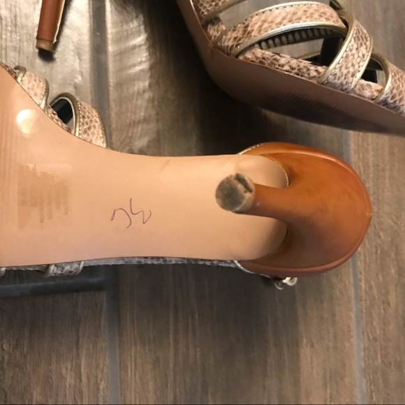 Jessica Simpson Strappy Snake Skin Open Toe - Picture 4 of 6